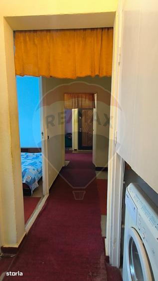 Apartament cu 3 camere decomandat în Micro 17