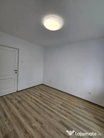 Apartament cu 3 camere decomandat în Tomis II