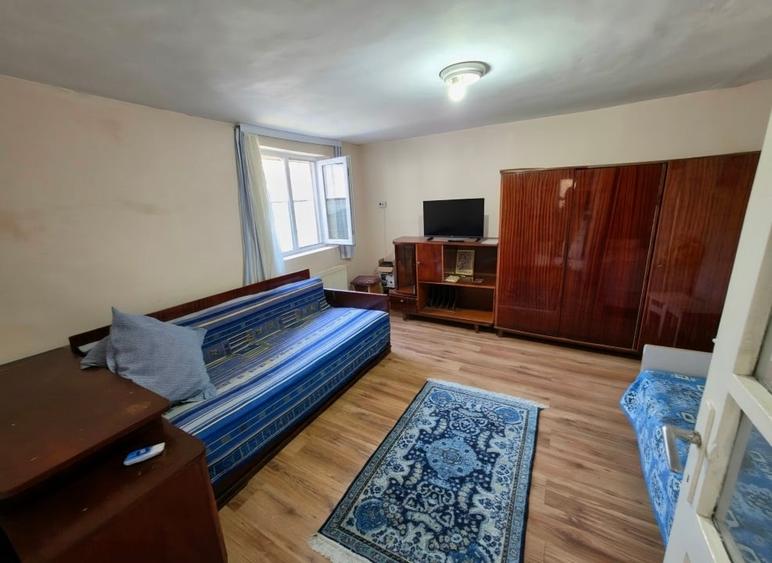 Casă individuală cu 3 camere cu Canalizare în Câmpinița