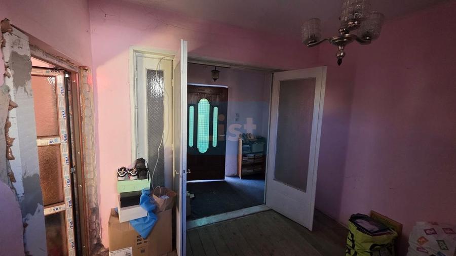 Casă cu 2 camere cu Canalizare în Central
