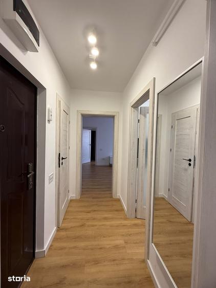 Apartament cu 3 camere semidecomandat în Central