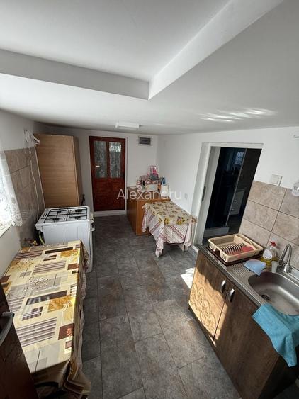 Casa de vanzare / Com. Gherghita / 4 camere / baie / bucatarie / gaze / termopan / lindab