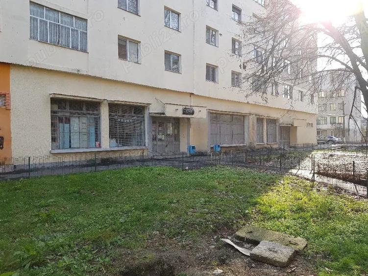 Spațiu comercial, de 442 mp, în Nord