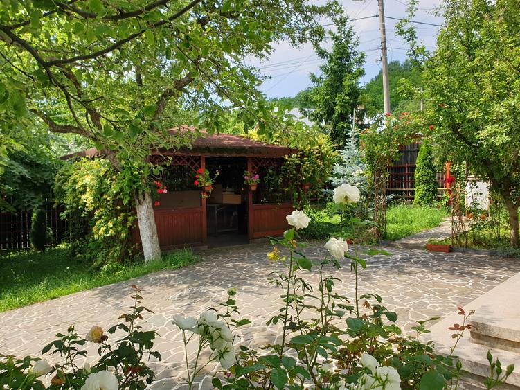 Casă individuală cu 5 camere cu Canalizare în Breaza