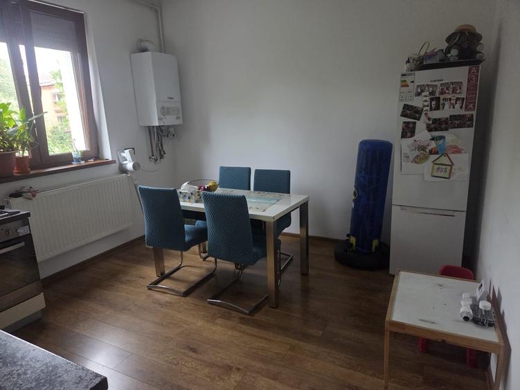 Apartament cu 2 camere decomandat în Triaj
