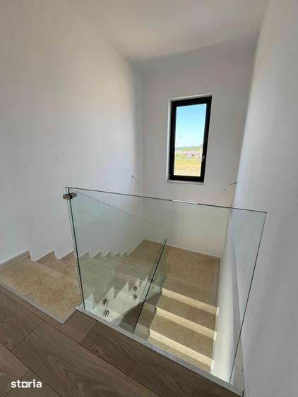 Casă cu 5 camere cu Teren 704 Mp în Balotești