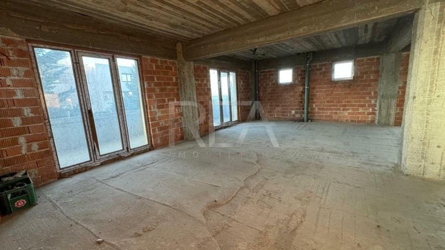 Spațiu comercial, de 1,394.6800537109 mp, în Lacul Morii
