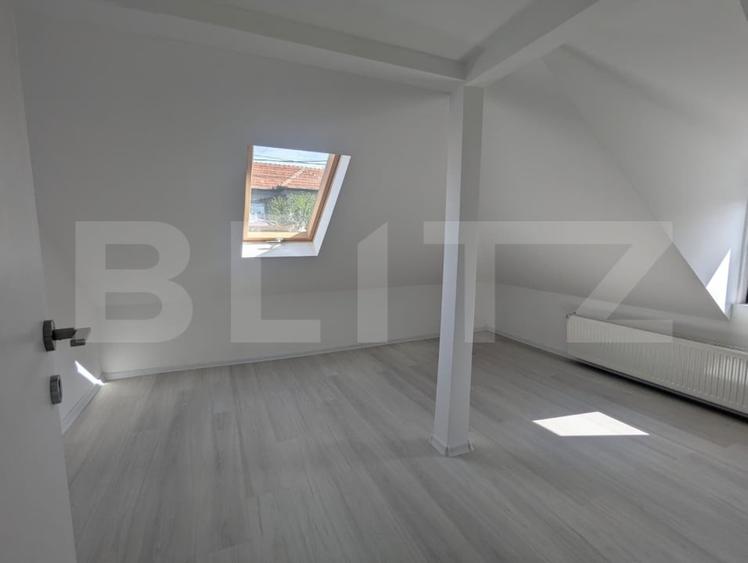 Duplex cu 4 camere cu Canalizare în Iris