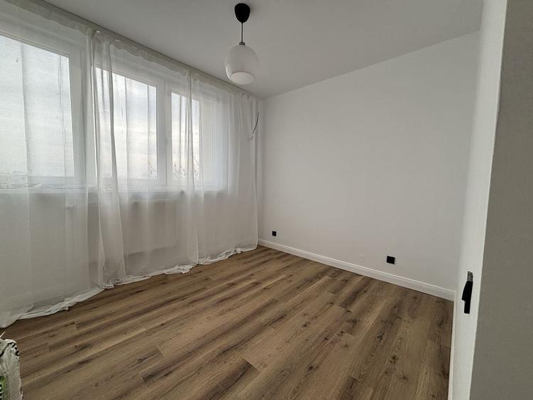 Apartament cu 3 camere semidecomandat în Floreasca