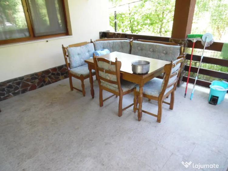 Casă cu 4 camere cu Teren 1700 Mp în Călugareni
