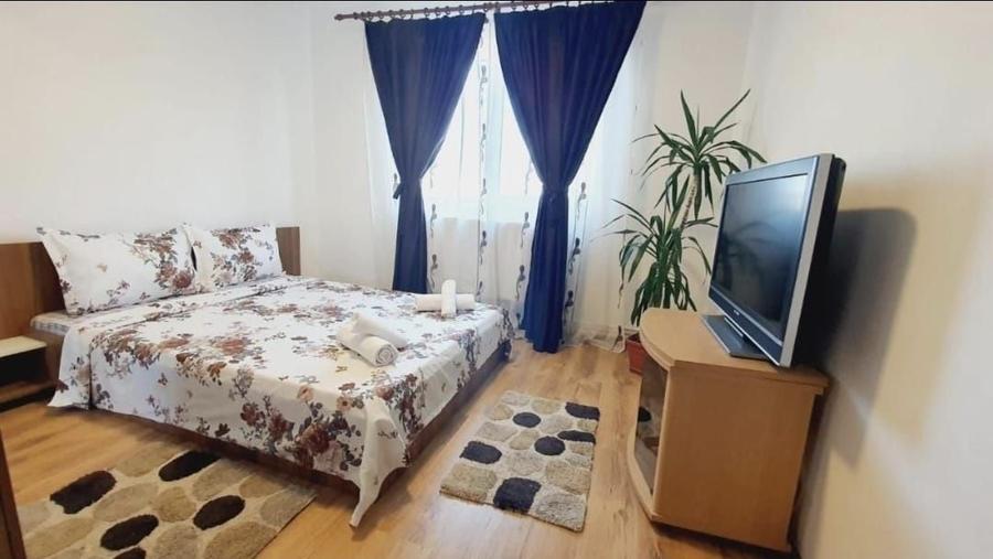 Apartament cu 2 camere decomandat în Orșova