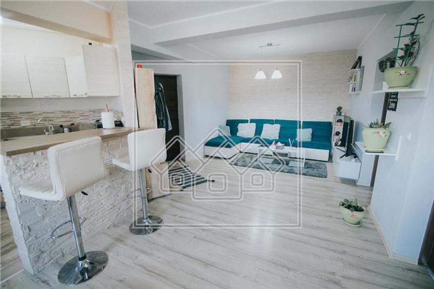Ap. cu 3 camere,  2 balcoane si gradina - Zona Turnisor - 1