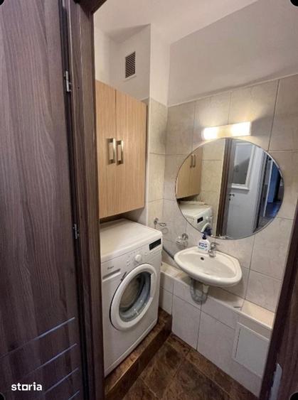 Apartament cu 3 camere semidecomandat în Dămăroaia