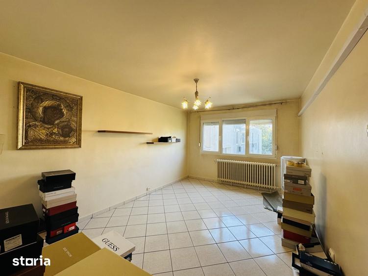 Apartament cu 3 camere decomandat în Militari