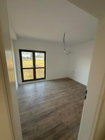 Duplex cu 5 camere cu Teren 100 Mp în Jilava