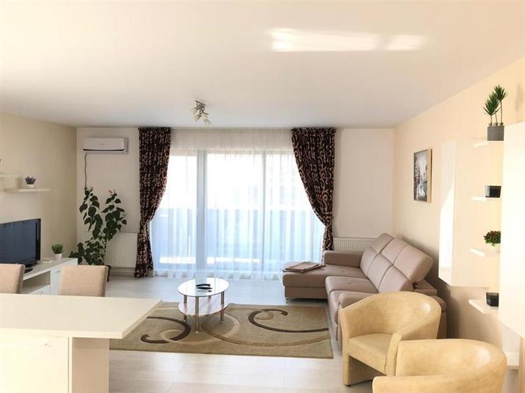 Apartament cu 3 camere semidecomandat, mobilat în Zorilor
