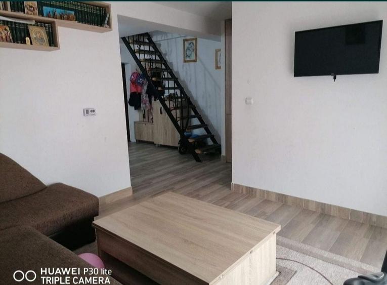 Apartament cu 4 camere decomandat în Central