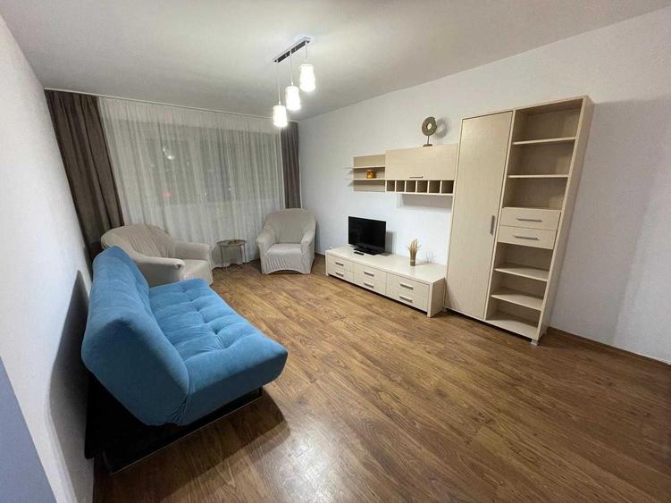 Apartament cu 2 camere decomandat în Micro 18