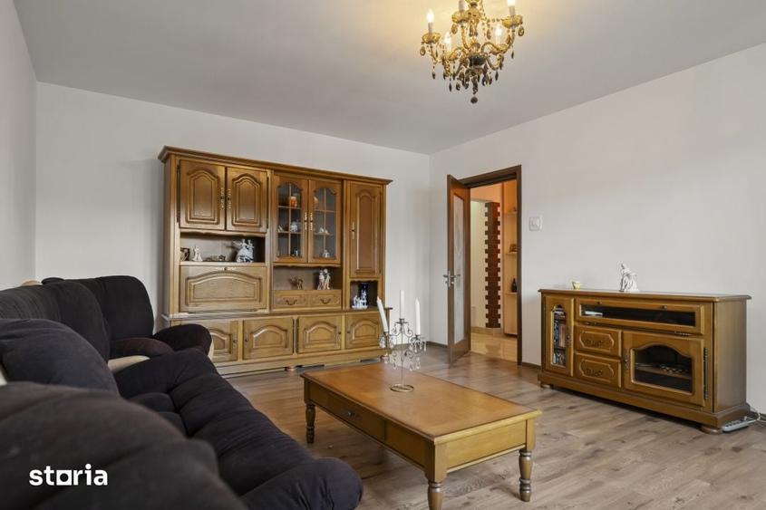 Apartament cu 4 camere decomandat în Rahova