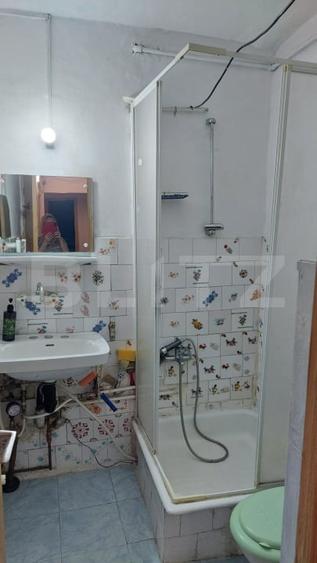 Apartament cu 4 camere decomandat, mobilat în Lipovei