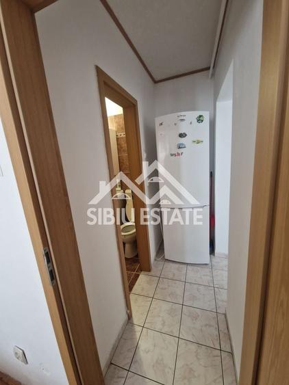 Apartament cu 2 camere decomandat, mobilat în Hipodrom 4