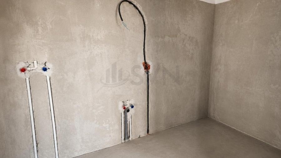 Apartament cu 3 camere semidecomandat în Ștefan cel Mare