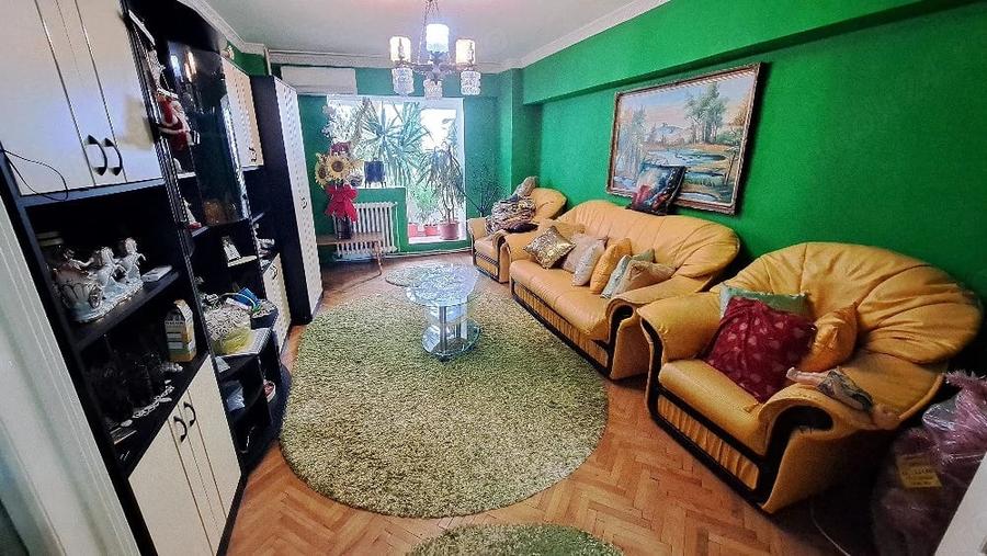 Apartament cu 3 camere decomandat în Dorobanți
