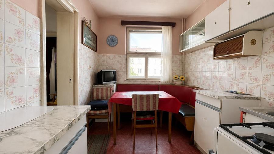 Apartament cu 3 camere decomandat în Rogerius