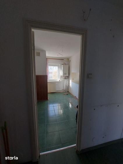 Apartament cu 3 camere în Calea București
