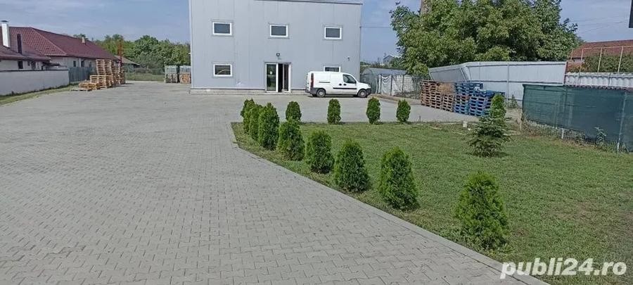Spațiu comercial, de 400 mp, în Spătaru