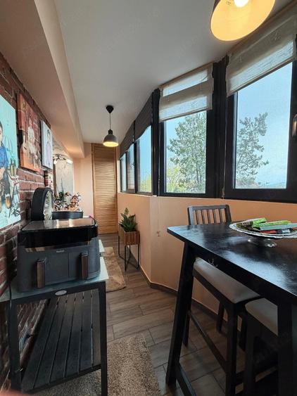 Apartament cu 3 camere decomandat în Central