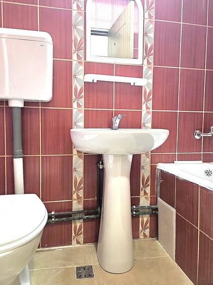 Garsonieră decomandată în Intim
