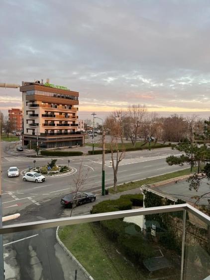 Apartament cu 2 camere decomandat, mobilat în Central