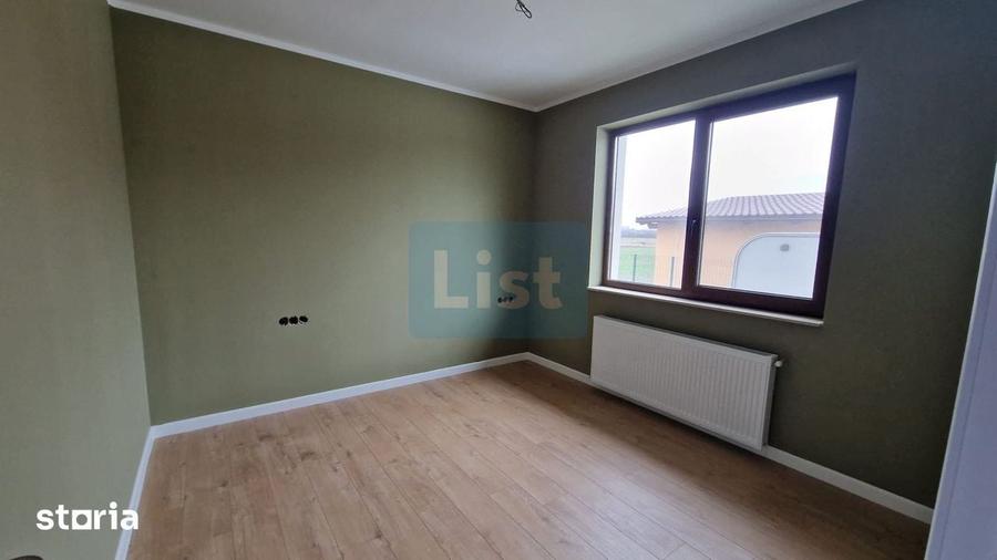 Casă cu 4 camere cu Teren 476 Mp în Recea