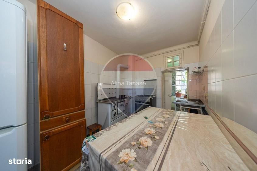 Casa autentica in Sacele teren 1.900 mp si livada