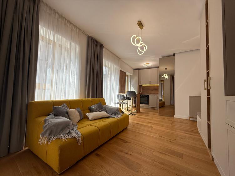 Apartament cu 2 camere decomandat în P-ța Unirii