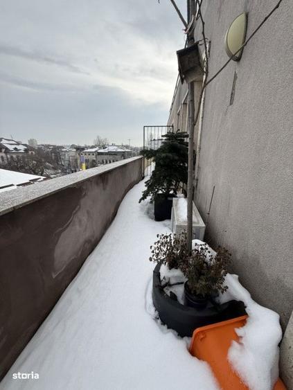 Apartament cu 3 camere decomandat în Romană