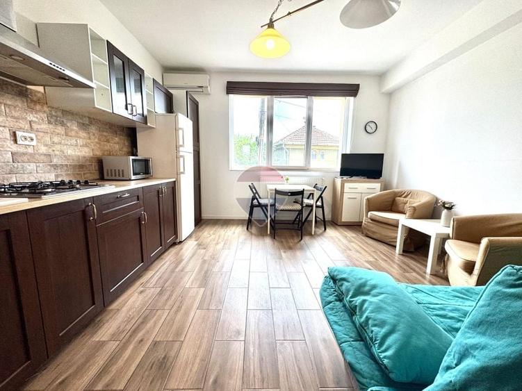 Apartament cu 2 camere decomandat, mobilat în Central