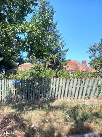 Casă cu 3 camere cu Teren 379 Mp în Central