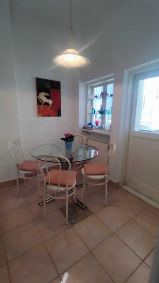 Apartament cu 3 camere semidecomandat în Rosetti