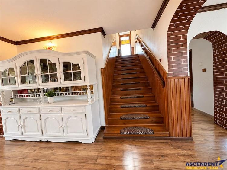 Casa familiala,790mp teren,5+dormitoare, livada,2 garaje,panouri 8 kW, Tarnaveni - 17