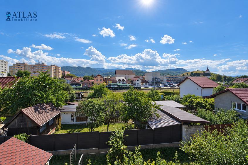 Apartament cu 3 camere decomandat în Bartolomeu