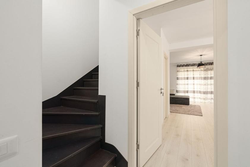 Duplex cu 4 camere cu Piscina în Drumul Taberei
