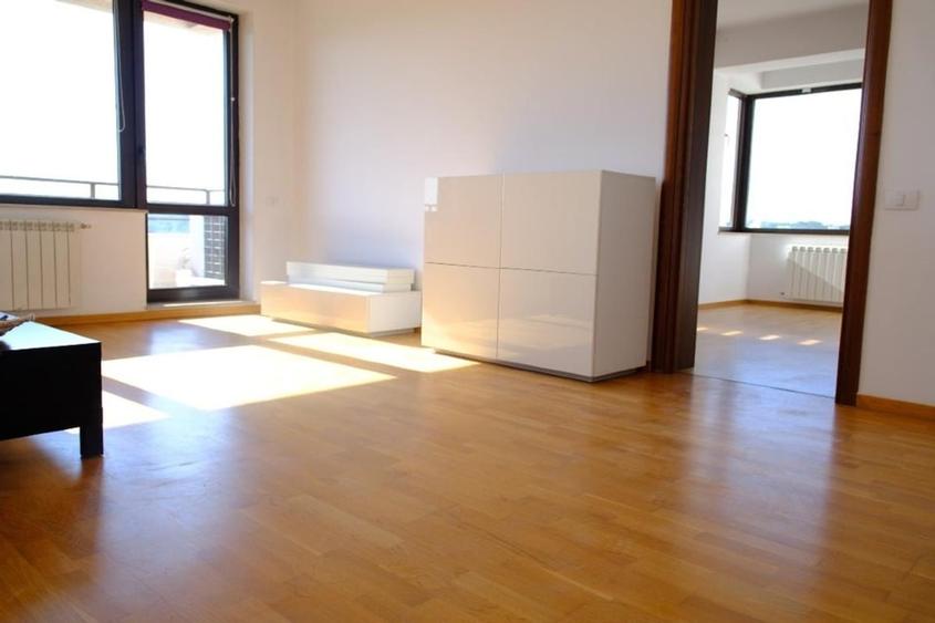 Apartament cu 2 camere semidecomandat, mobilat în Băneasa