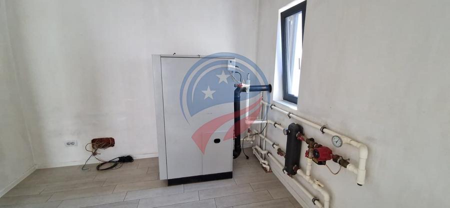 Casă individuală cu 5 camere cu Canalizare în Exterior Sud