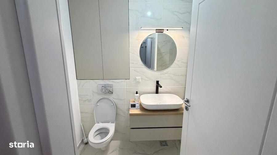 Apartament cu 3 camere decomandat în Exterior Vest