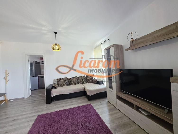 Apartament cu 2 camere semidecomandat, mobilat în Cristian