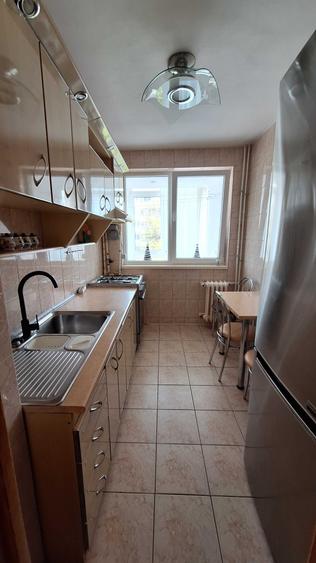 Apartament cu 2 camere decomandat, mobilat în Berceni