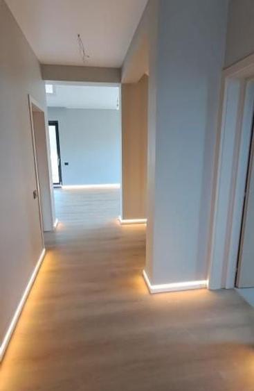 Casă cu 4 camere cu Teren 500 Mp în Vișani