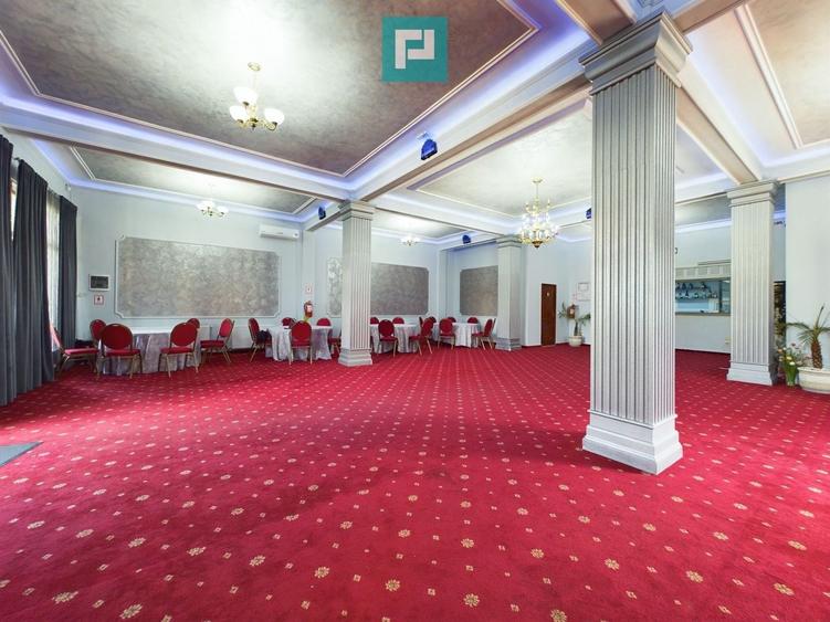 Casă individuală cu 7 camere cu Teren 400 Mp în Ultracentral